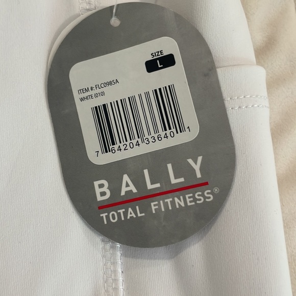 Bally mid calf capri white size large - Picture 6 of 7